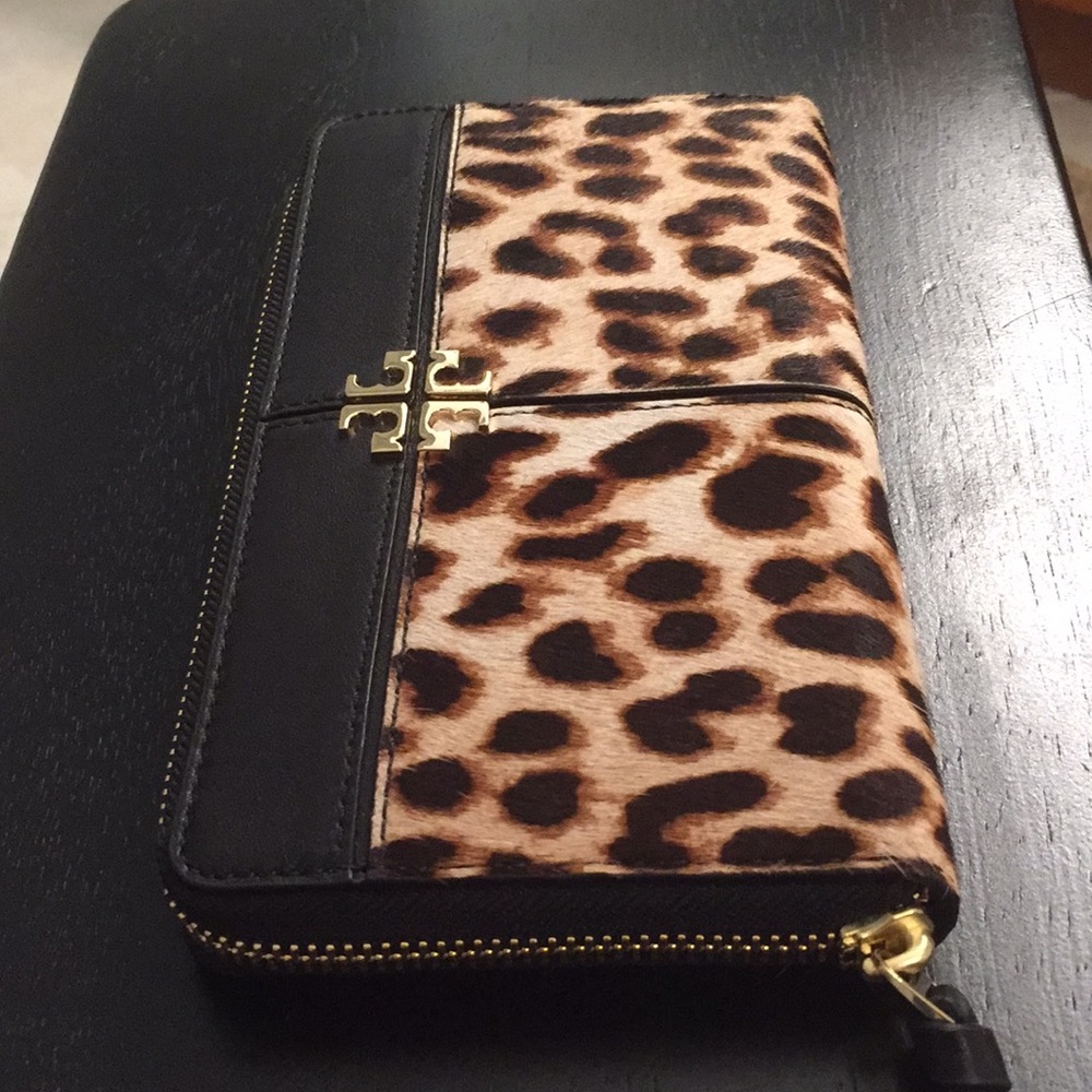 🆕Tory Burch Ivy Leopard Zip Continental Wallet - Picture 5 of 8